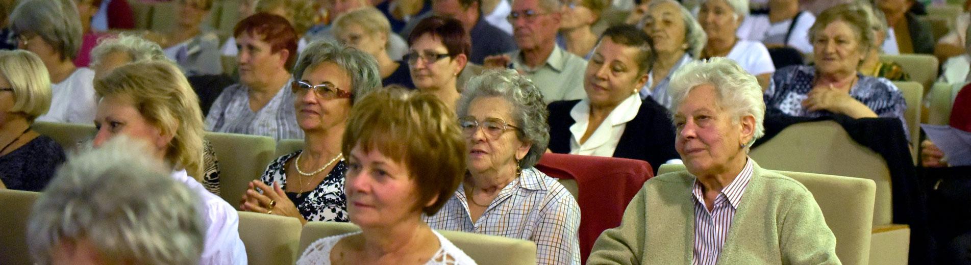 Hírek | Kaposvári Egyetem Teltházzal indult a Senior Program