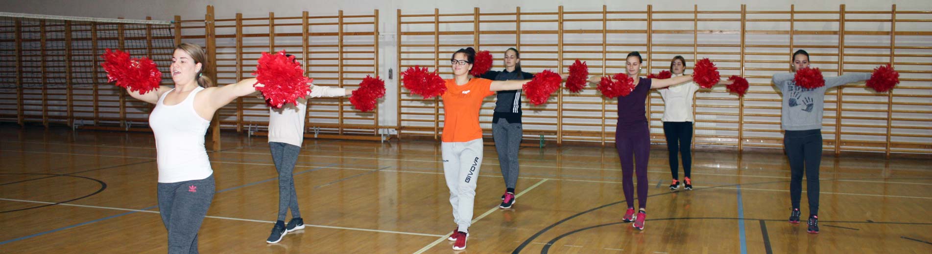 Hírek | Kaposvári Egyetem Pompon lányok a campuson