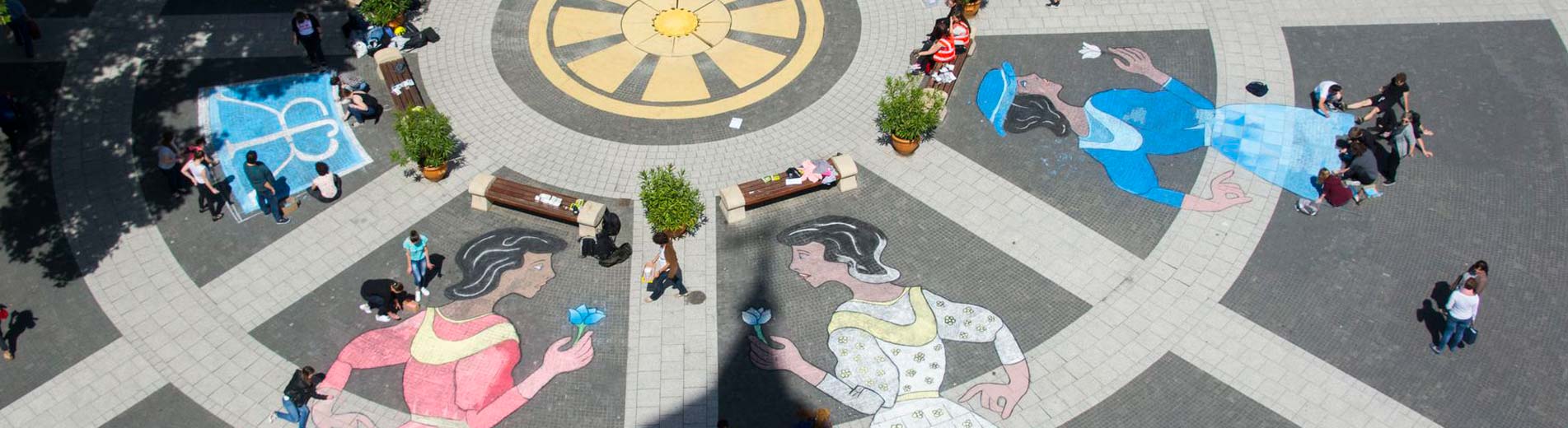 Hírek | Kaposvári Egyetem Ismét kiszínezték a Kossuth-teret hallgatóink