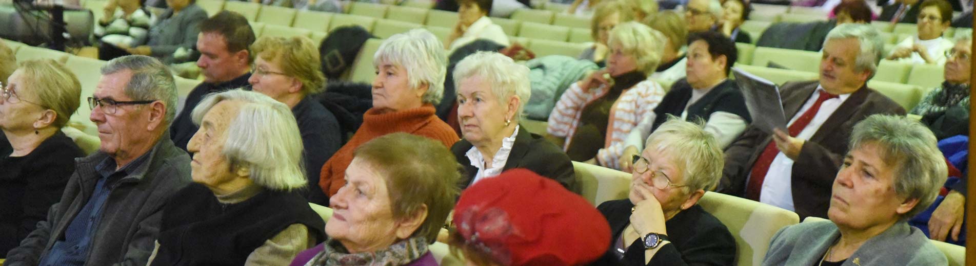 Hírek | Kaposvári Egyetem 12. félévét zárta a Senior! Továbbra is népszerű a program!